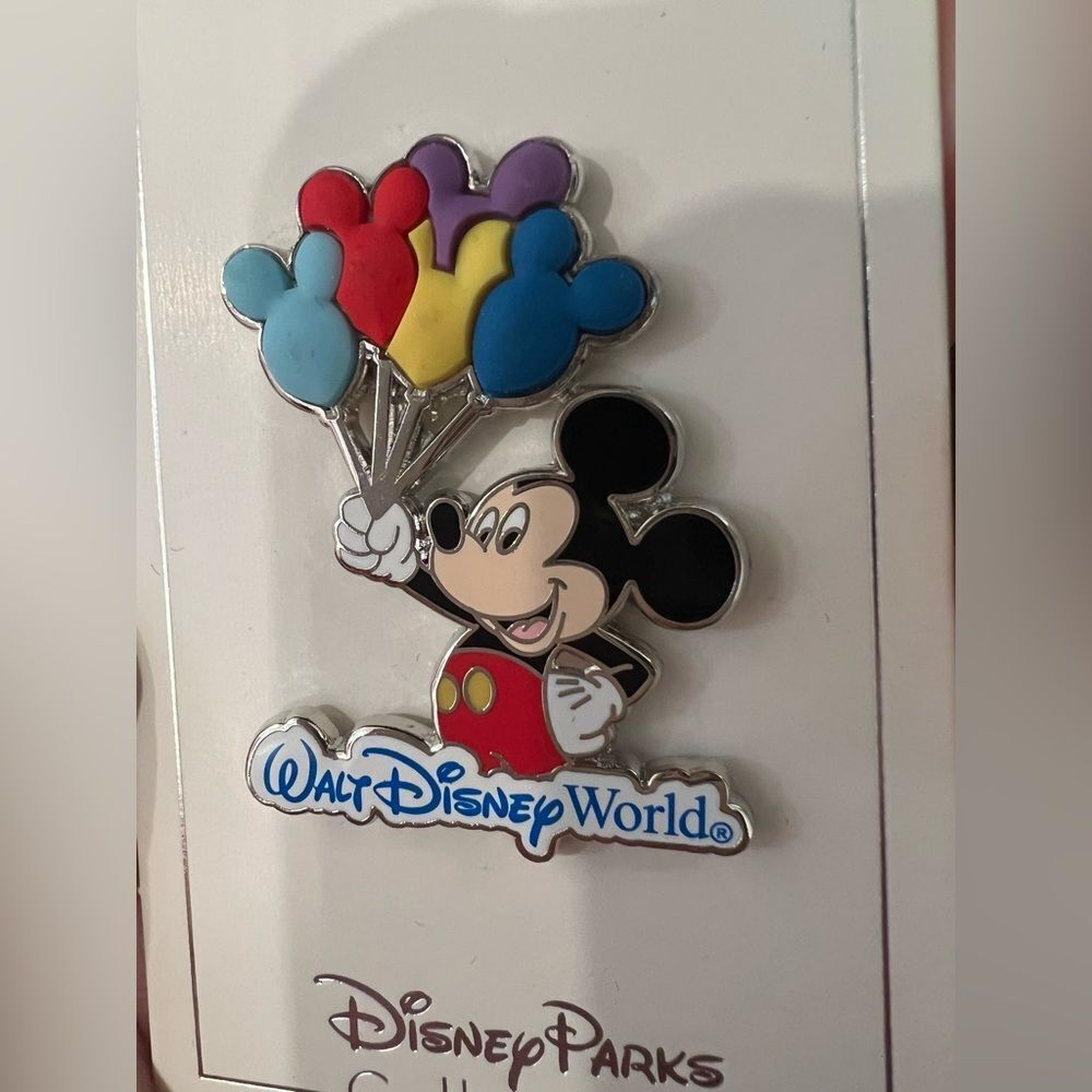 NWT Walt Disney World Mickey Pin